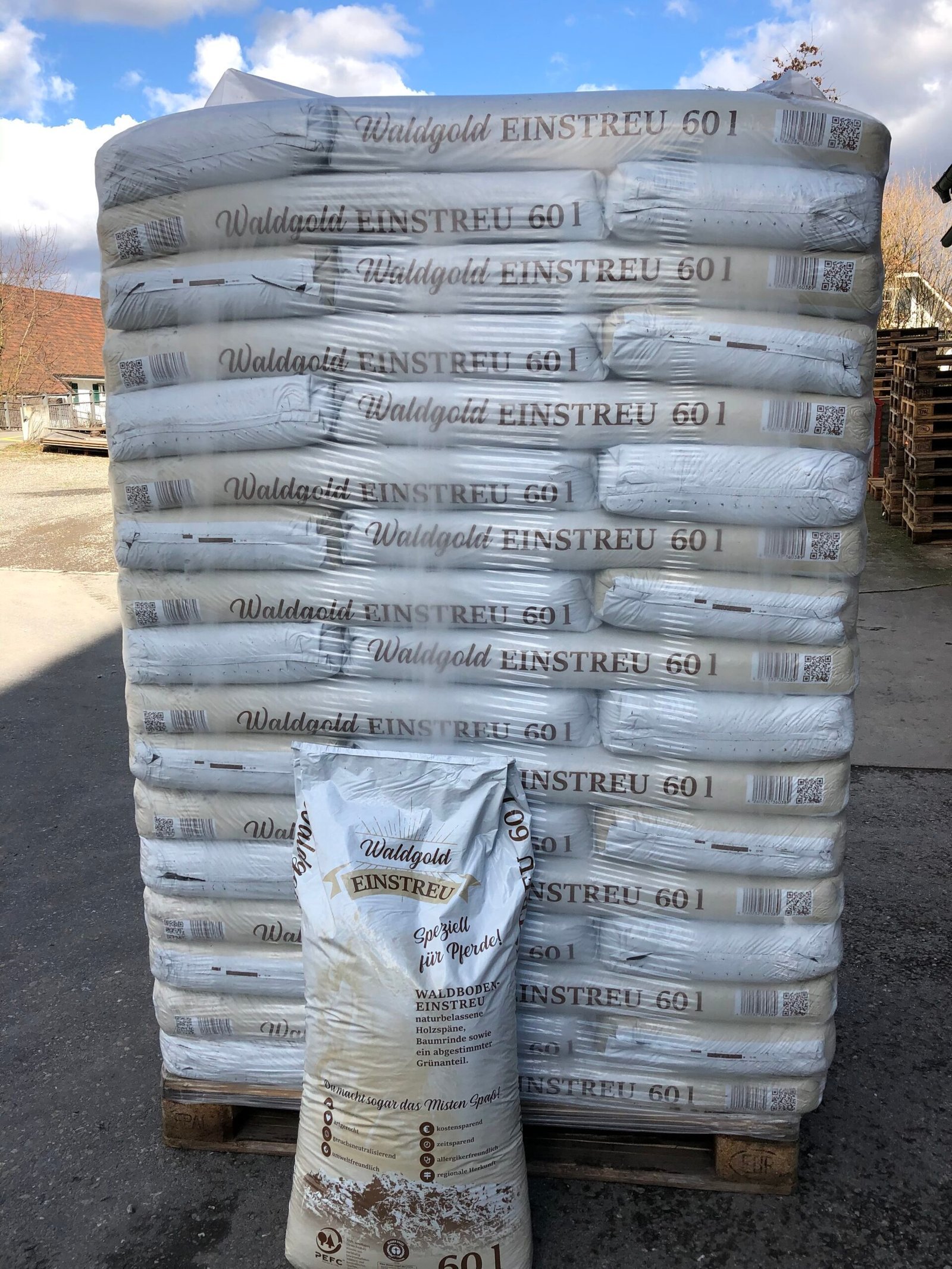 litiere naturelle waldgold – palette 51 sacs de 60 l.jpg